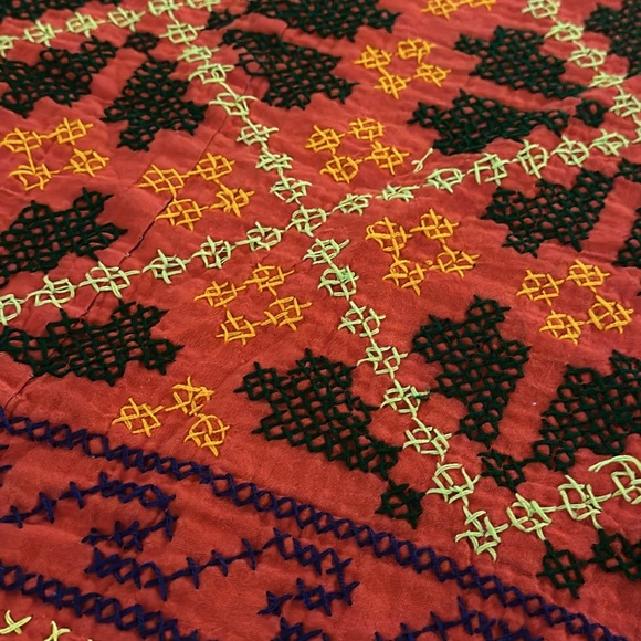 Hand-Stitched Vintage Bedspread - Picture 2 of 13